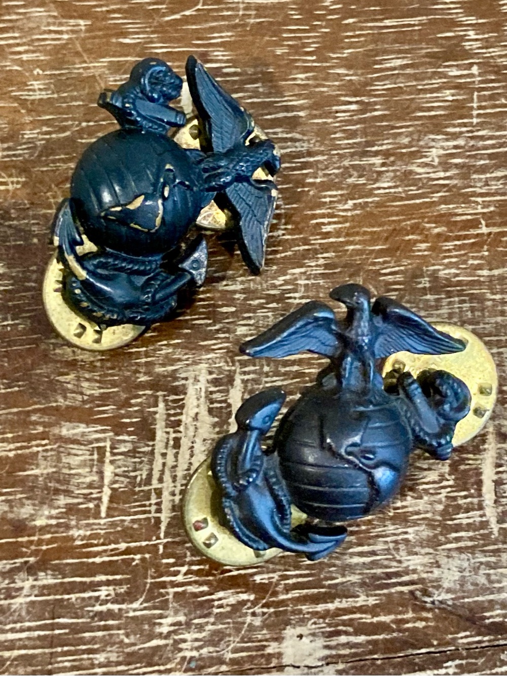 USMC Eagle Globe & Anchor Metal Pins Lot of 2 - Picture 2 of 11